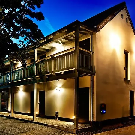 Dwor Biale Wino 4* Kołbaskowo