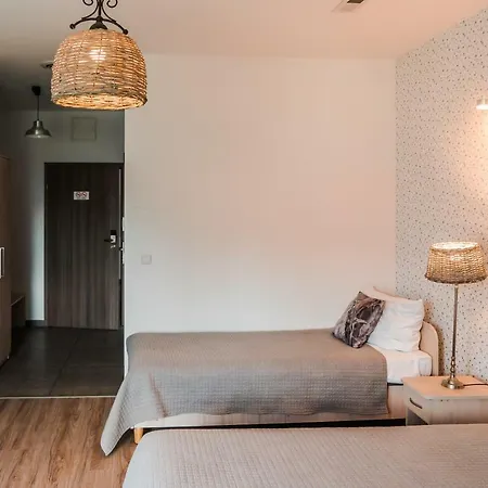 Dwor Biale Wino Kołbaskowo