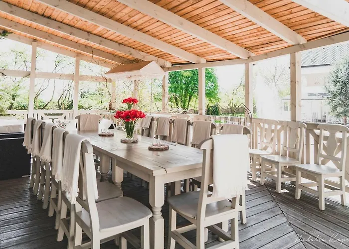 Dwor Biale Wino 4* Kołbaskowo